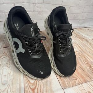 On Running Men's Cloudnova Black with White Soles Athletic Shoes Size 10.5